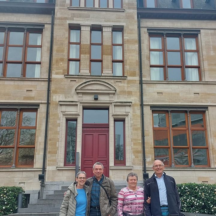 Im Hof der Bayrischen Vertretung in Brüssel